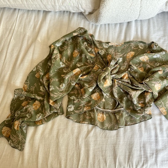 Cropped front tie long sleeve - Picture 2 of 3